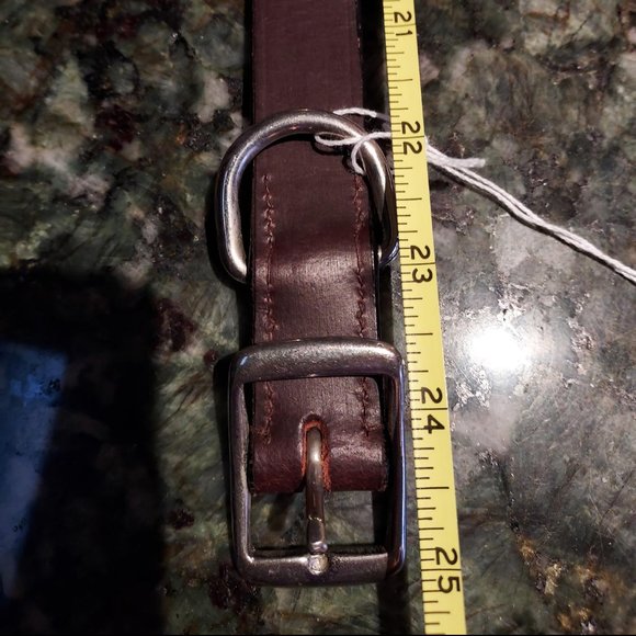 New and unworn Beautiful leather dog collar with blue crystal and silver conchos - Picture 4 of 5